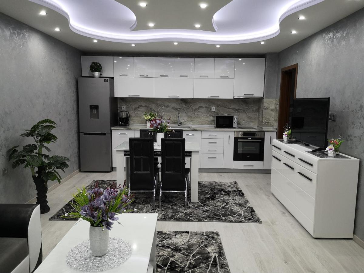 City Apartments - A Brand New Luxury & Comfy 2 Asenovgrad Esterno foto