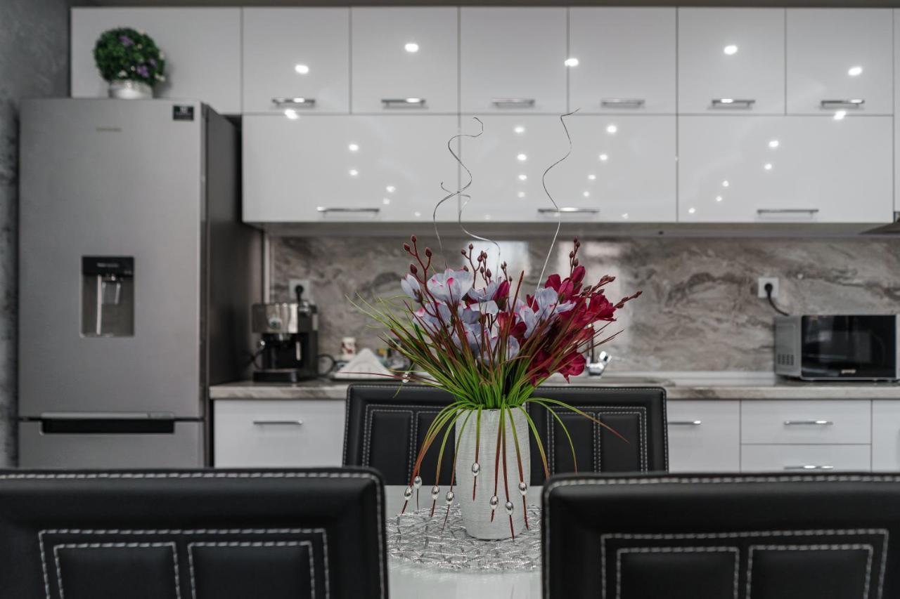 City Apartments - A Brand New Luxury & Comfy 2 Asenovgrad Esterno foto